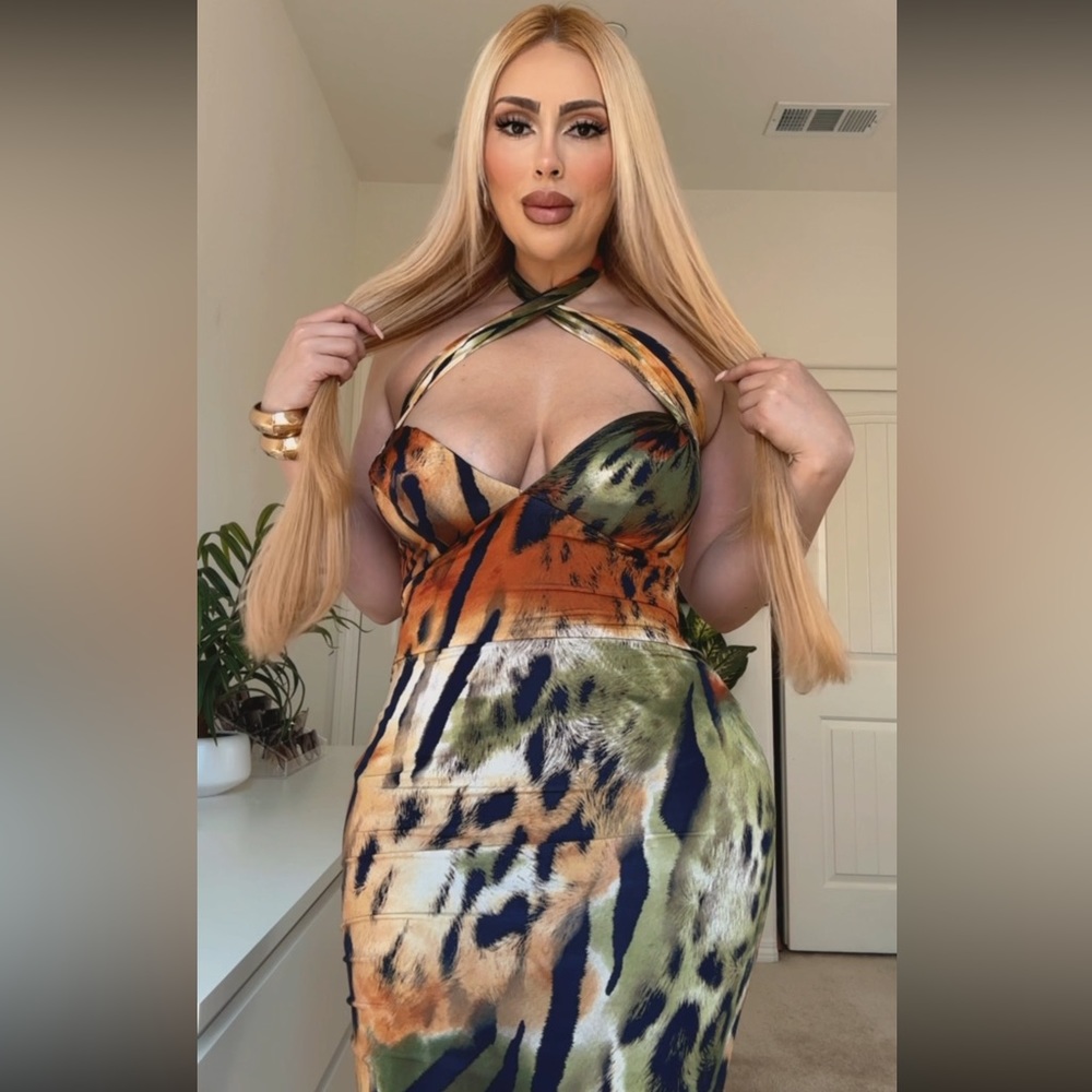New dress can style it 2 ways